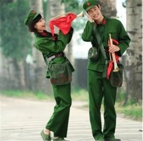 军旅婚纱照要怎么拍好看 军装创意婚纱照欣赏