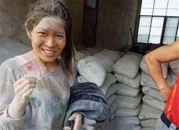 “水泥西施”骗局遭揭露,丈夫最后选择了什么?