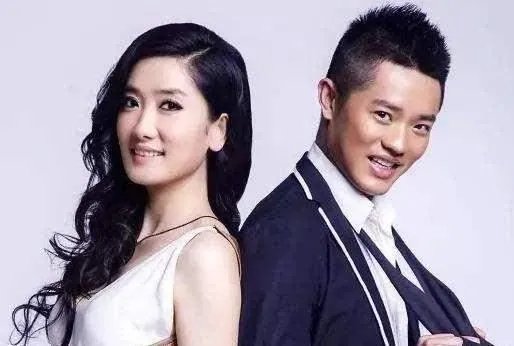 两个传奇组合一个凤凰传奇一个玖月奇迹，为什么玖月奇迹先凉了？