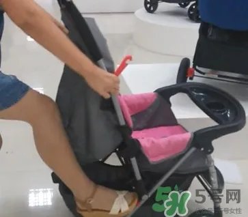 好孩子婴儿车怎么折叠？好孩子婴儿车折叠步骤图