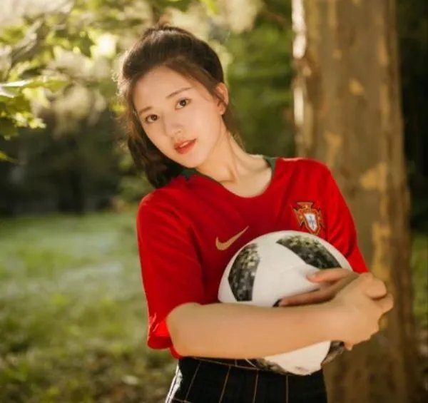 赵露思工作室发文否认恋情，事业巅峰期的她会考虑恋爱吗？