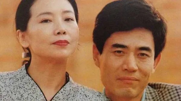 赵奎娥与大学同学恩爱45年，现在过得怎么样？