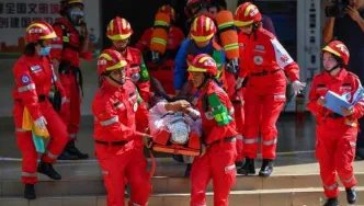 山西临汾一饭店坍塌，有关部门采取了什么急救措施？