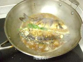 红烧鲫鱼