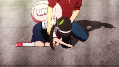 黑丝巨乳萌妹遭遇邪恶触手！寻觅爆点的动态图