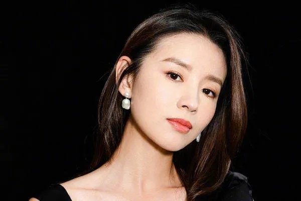 董洁和梁朝伟的关系终于被曝光，潘粤明也被蒙在鼓里，究竟发生了什么