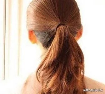 中长发怎么扎好看，简单编发盘发图解？