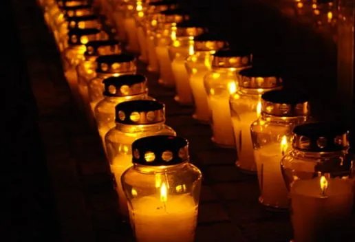 晚上梦见看见死人预兆什么 梦见看见死人是什么意思