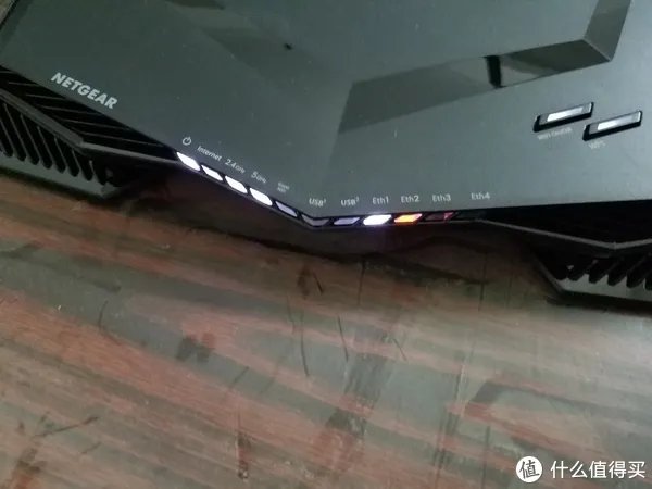 XR500电竞显示器和AC88U简单对比