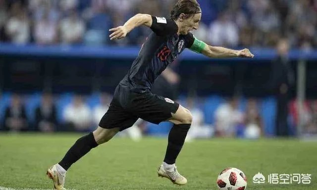 莫德里奇为啥不高不壮,却能踢成世界级球员?