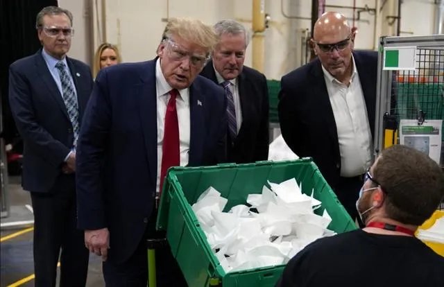 特朗普始终不戴口罩，为什么没有被新冠病毒感染？