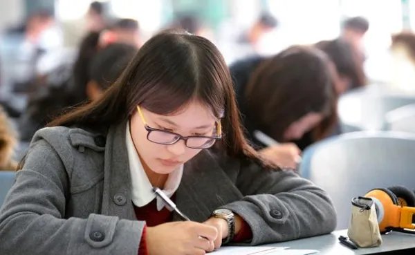 上海高考总分到底多少？