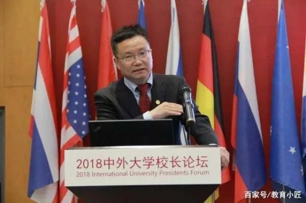 成都大学校长王清远迈过职业生涯的“大坎”了吗？