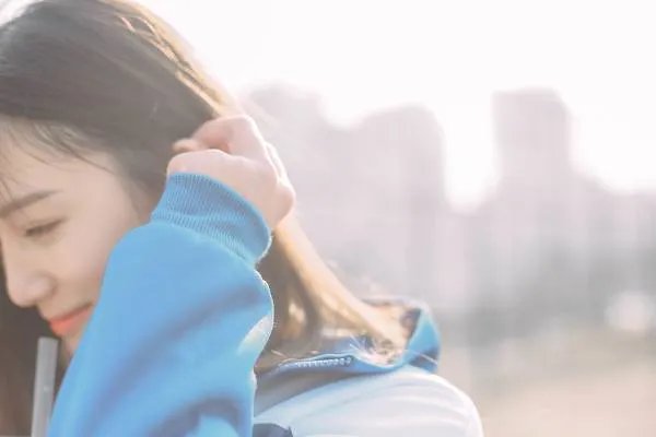 女生哪些动作会让男生觉得很有感觉？