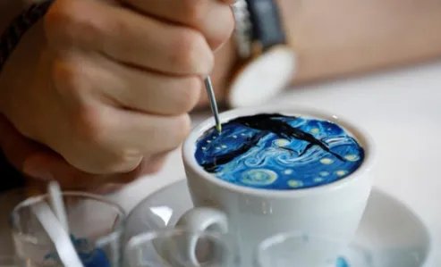 韩国男子用咖啡临摹世界名画一杯要价多少?