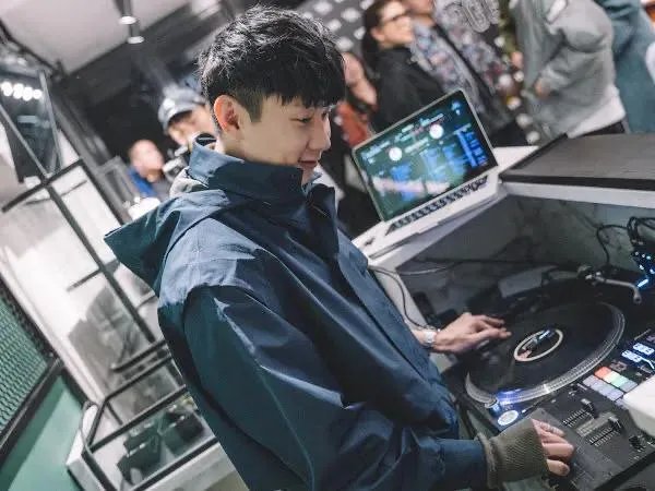 林俊杰单恋十年,大龄剩女田馥甄为何不和林俊杰试试?