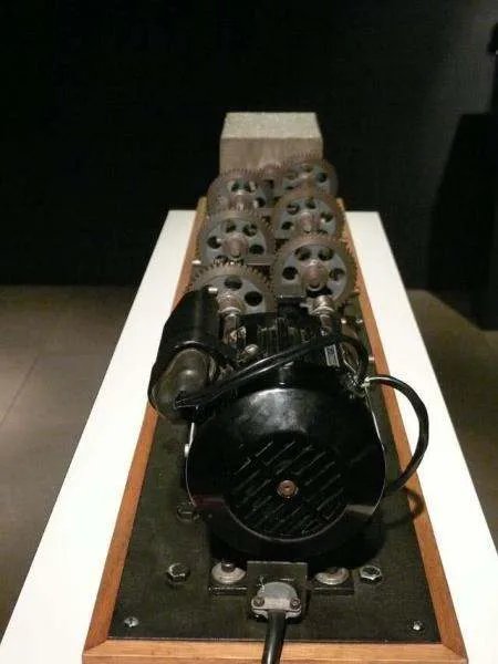 沥青滴漏：一个进行了将近百年的实验，到底为了证明什么？