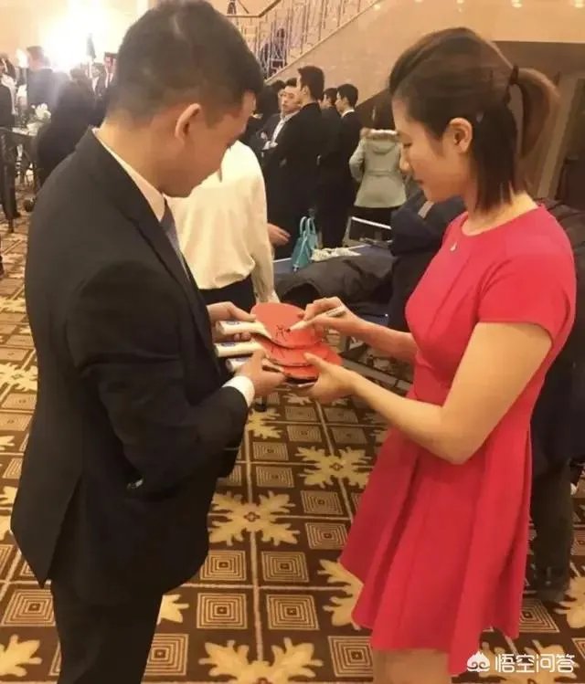 丁宁和刘诗雯都是国乒主力和颜值担当,作为球迷你更喜欢谁呢?