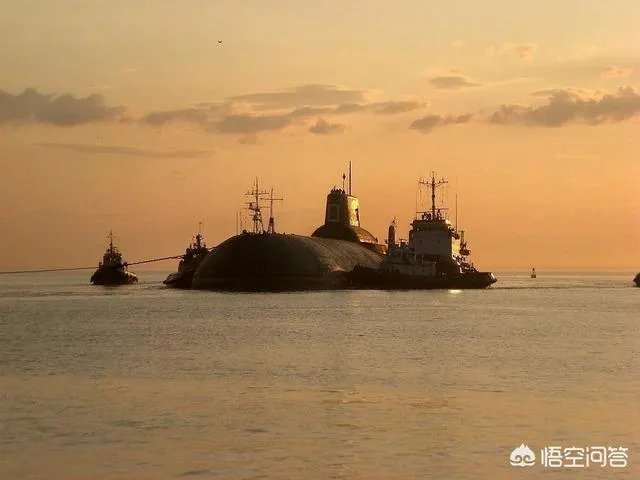 台风级战略导弹核潜艇是怎样出海的?