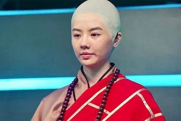 《穿越火线》的苏佳意每天一套cosplay，她扮过哪些角色？