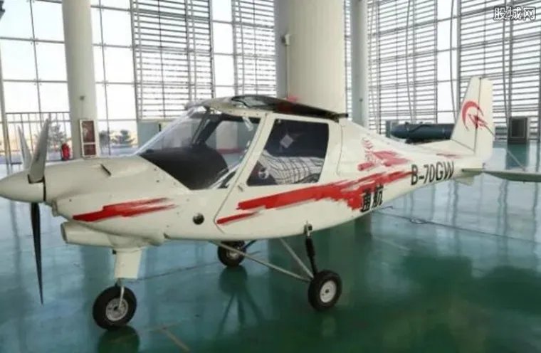 法院查封小型飞机 查封一辆价值百万的飞机