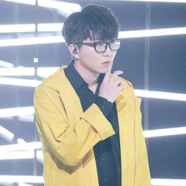 黄霄云会后悔第一期奇袭毛不易那么快吗？哪怕是听一会再奇袭，现在就不会给人一种那么强的针对性了，对吗？