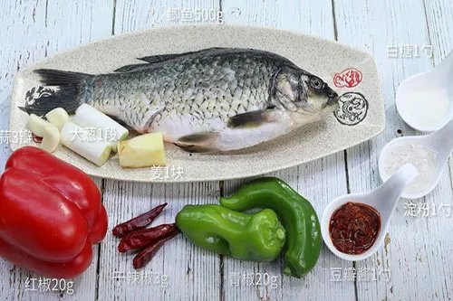 红烧鲫鱼的做法 红烧鲫鱼的家常做法