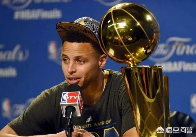 有库里的勇士队和没库里的勇士队有什么不同？