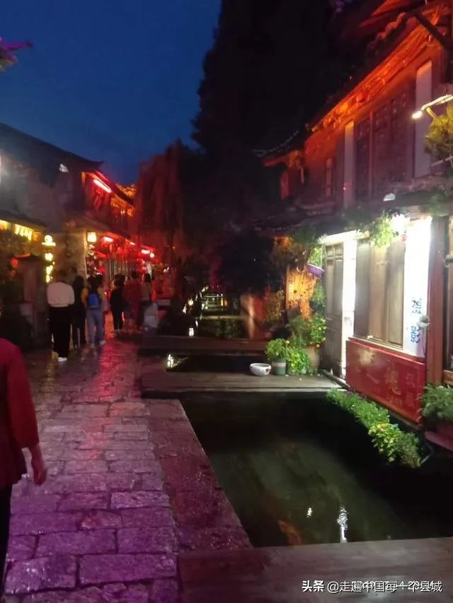 你去过的第一个A级景区是哪里？给你留下了什么深刻印象？