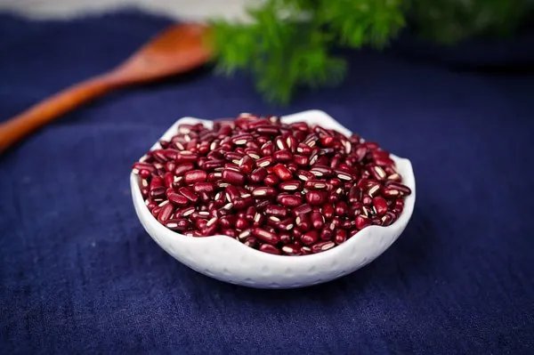 红豆泡了两天,能吃吗有毒吗