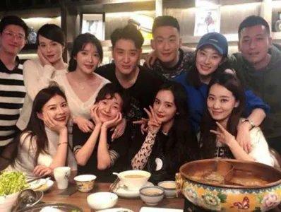 他苦追袁姗姗四年，后与王鸥订婚，还是杨幂同学，他究竟是谁？