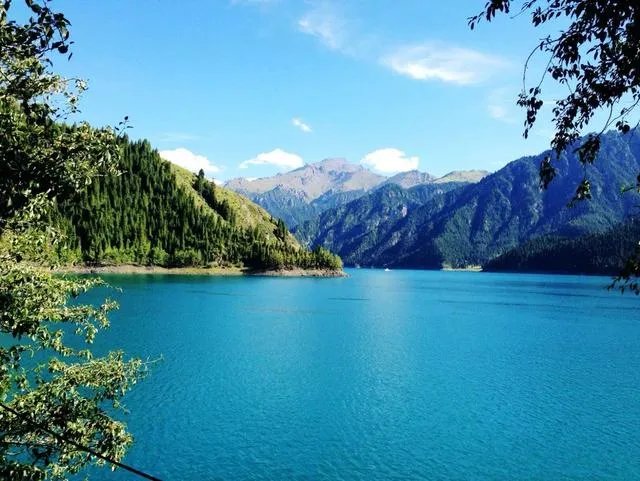 如果只能选一个，你认为新疆哪个湖最美？