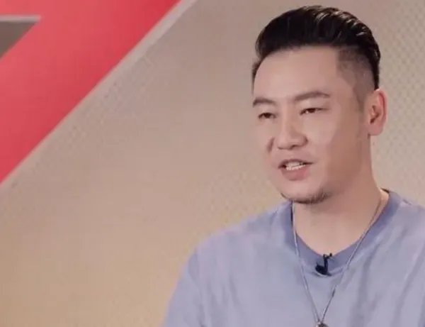 阿Kenn怎么了，为何会突然抱头痛哭？