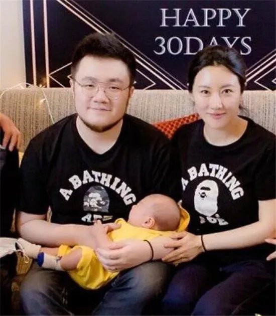 巴图结婚生子什么时候结婚的老婆是谁 巴图升级奶爸儿子正面照