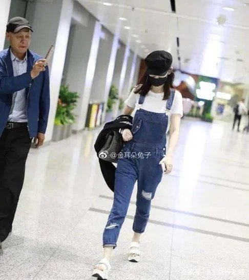 马蓉现身机场无人认识，是因为炒热度又讽刺王宝强了吗？