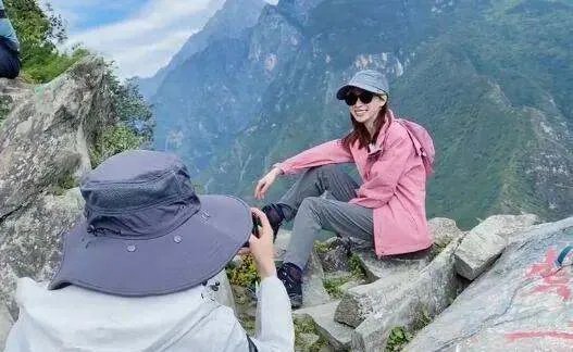 周二珂宣布已经分手，那么她会回去开播吗？