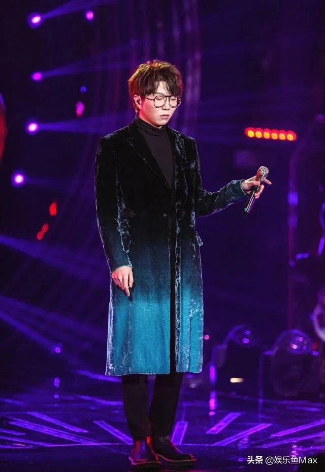 黄霄云会后悔第一期奇袭毛不易那么快吗？哪怕是听一会再奇袭，现在就不会给人一种那么强的针对性了，对吗？