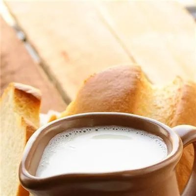 纯牛奶什么时候喝最好？