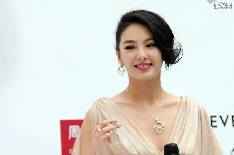 乘风破浪的姐姐最终成团名单都有谁？排名第一的是她