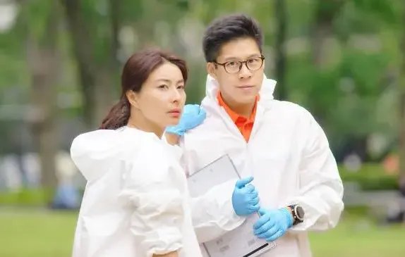 郭晶晶因为跳水让身体垮掉，霍启刚呵护有加，郭晶晶身体怎么了？