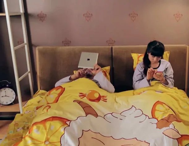 宋慧乔离婚后首现身,婚姻到底靠什么来维持?