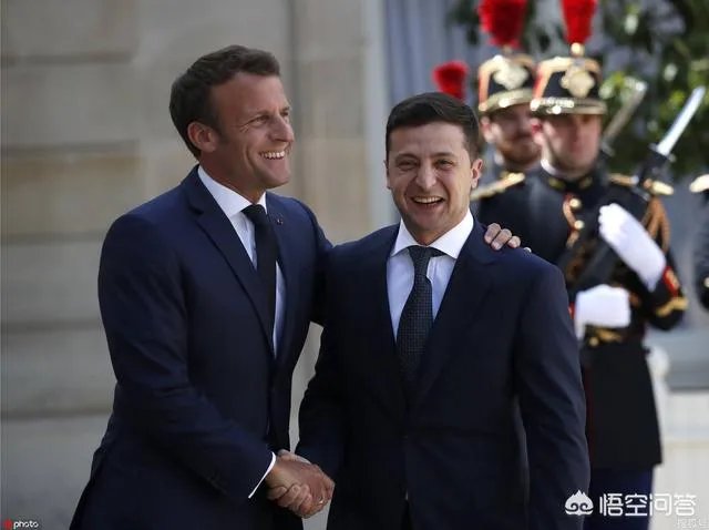 泽连斯基向普京发出邀请，希望举行有美国总统在场的三方会谈，他的愿望能实现吗？