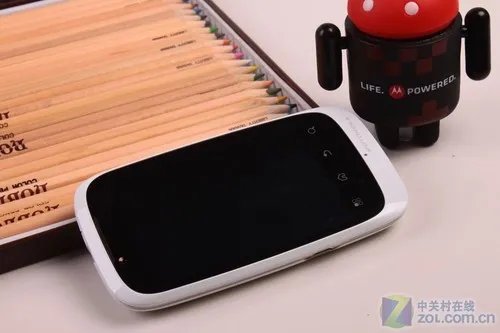 金属安卓机器人 双卡摩托罗拉XT532评测