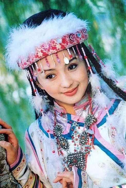 遭遇车祸不幸英年早逝的明星都有谁？