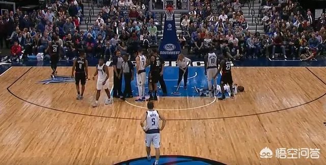 贝弗利被驱逐出场