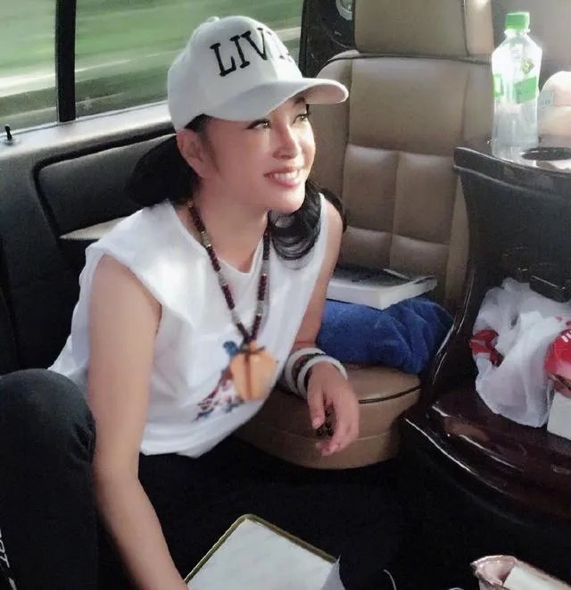 刘晓庆跳伞力证没整容，到底哪些事会暴露一个人整过容？