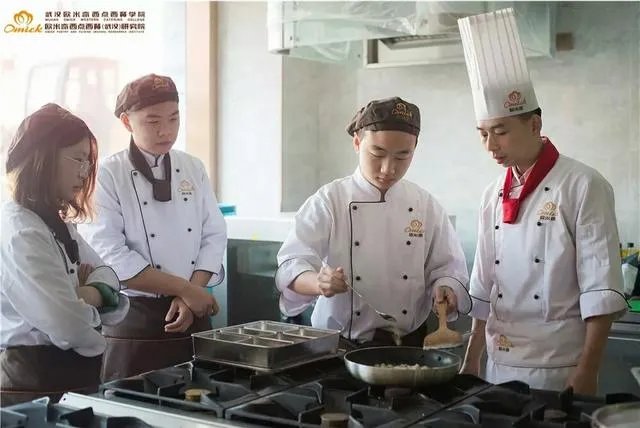 武汉有什么靠谱的学西餐的地方吗？