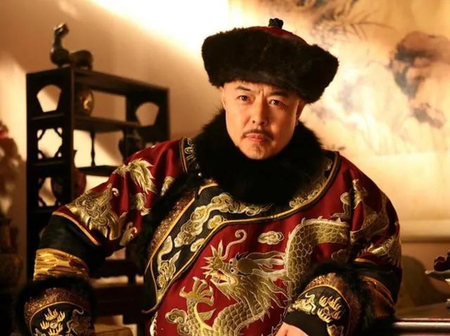 乾隆帝皇子众多，晚年为什么没有出现皇子夺嫡的情况？