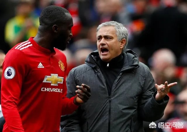 0-0平水晶宫，曼联前锋卢卡库的主场进球荒长达半年，是什么原因导致了他的低迷？