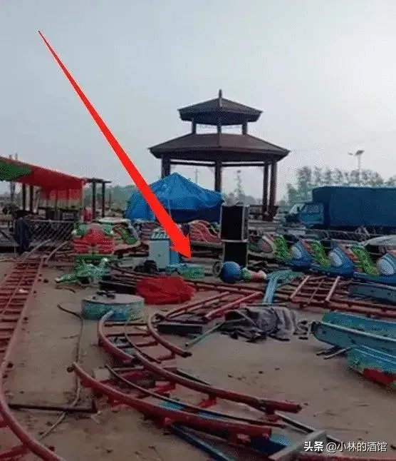 大衣哥朱之文家门被踹后，封村、集市被叫停等，到底谁损失了？